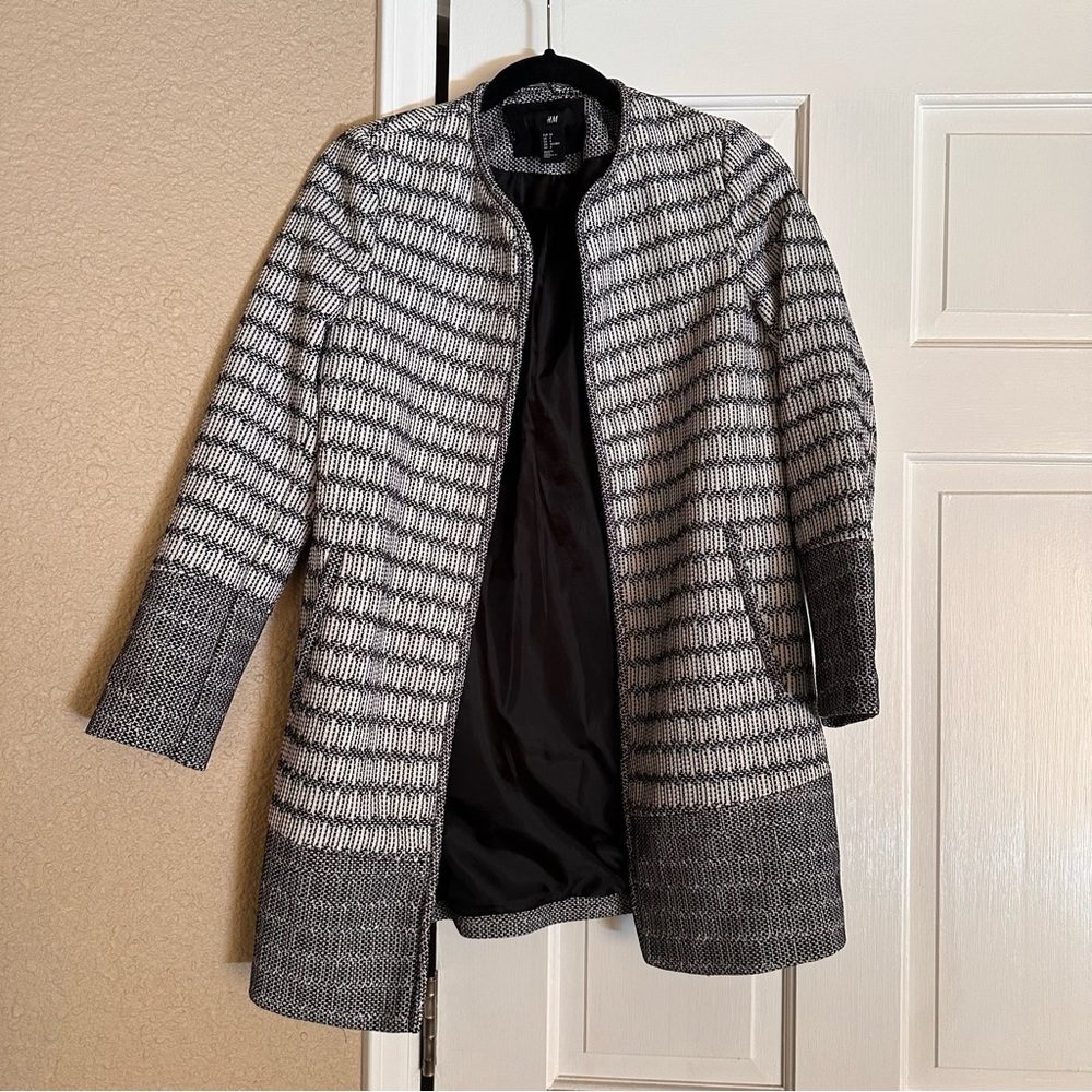 Sz 4 H&M patterned coat